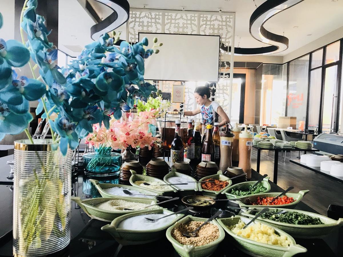 Astra Suites Central Chiang Mai Bagian luar foto