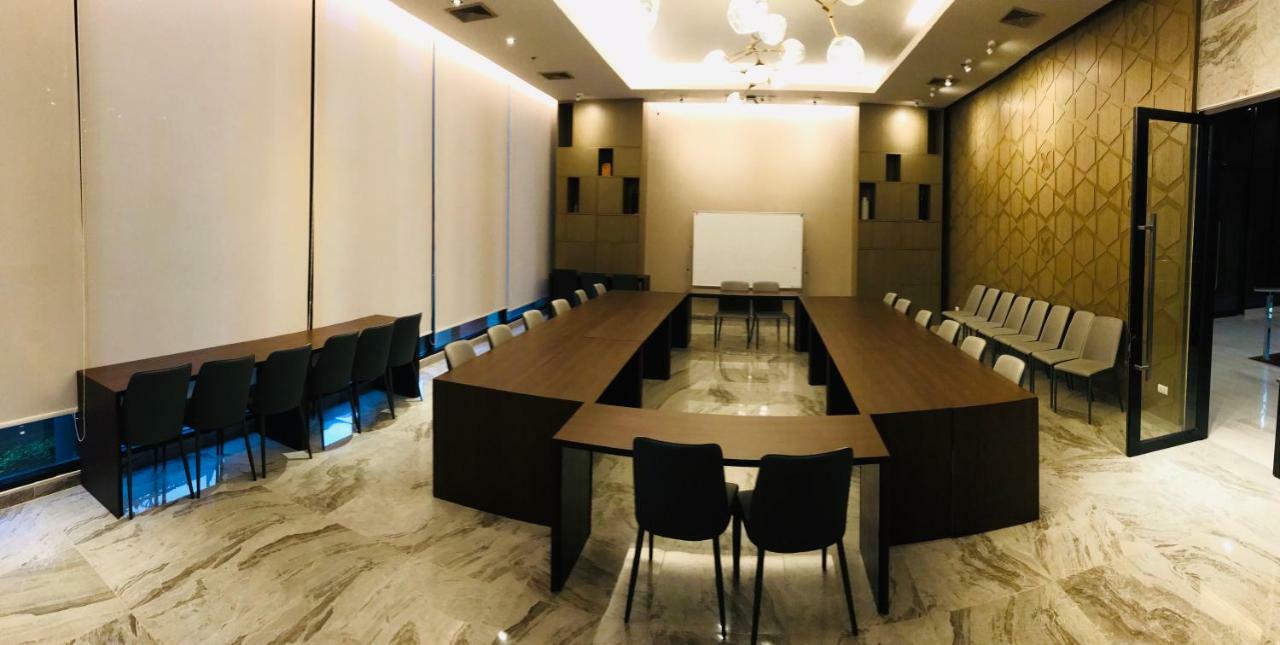 Astra Suites Central Chiang Mai Bagian luar foto